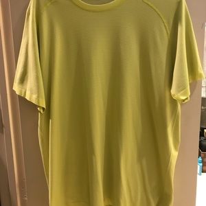 Men’s XL Lululemon metal tech shirt